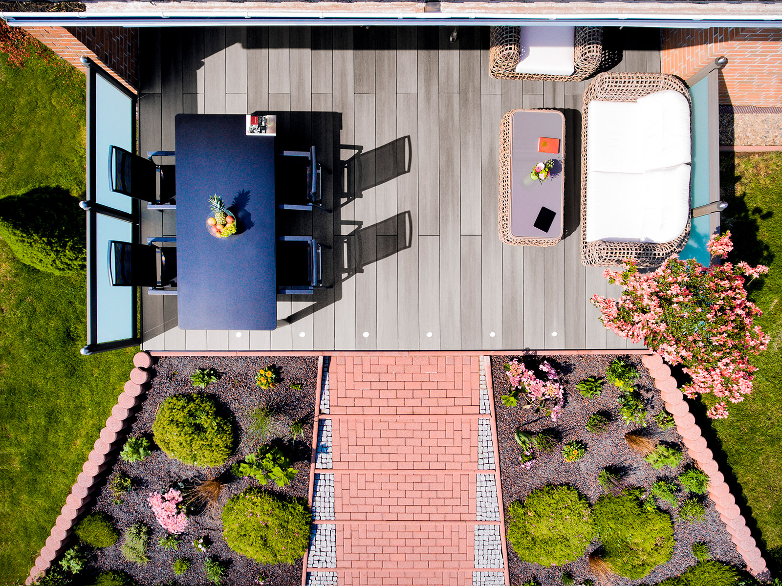 Terrassendiele SIGNUM von Megawood | Barfußdiele | 21 x 145 mm | Tonka